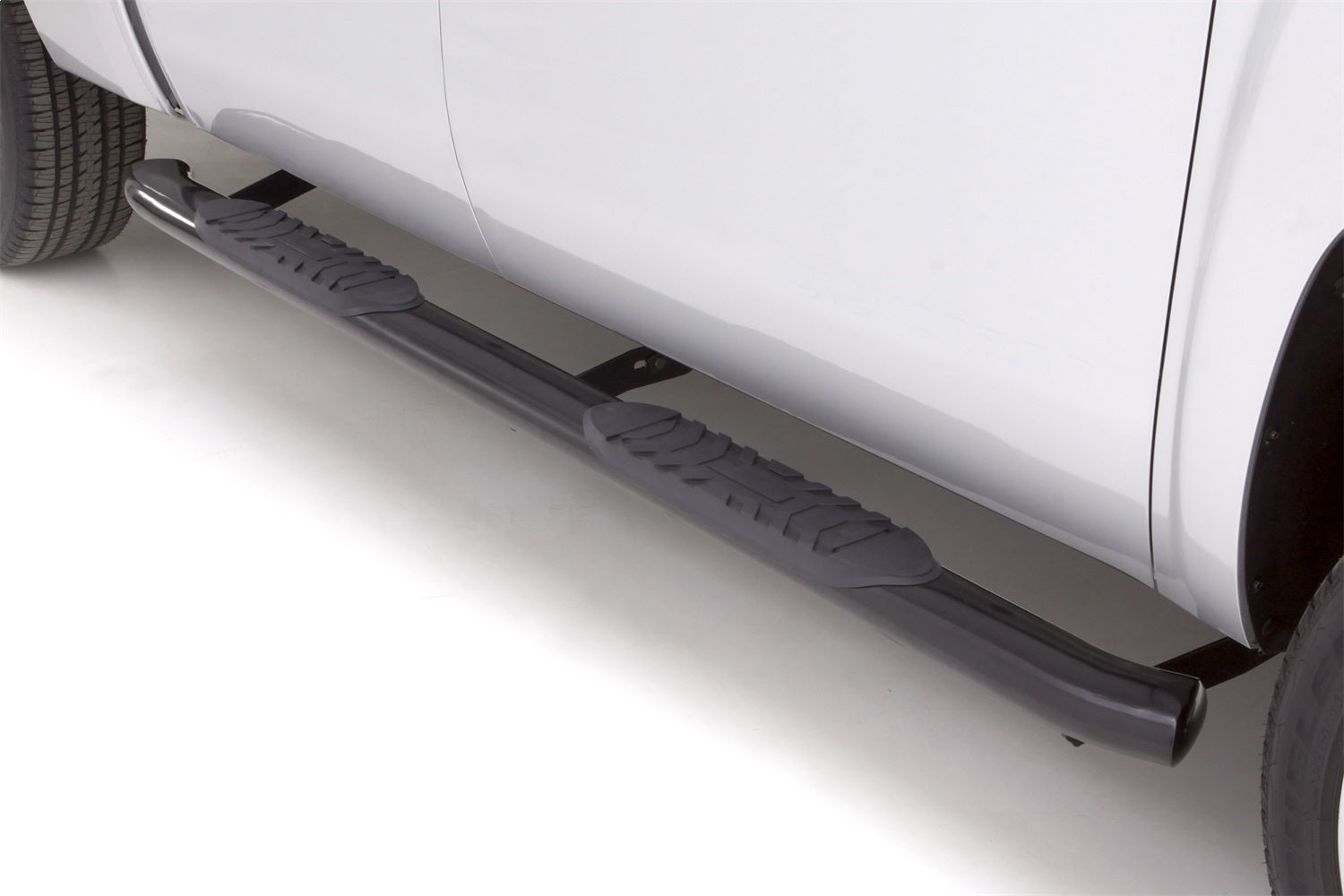 Lund 23884295 5 Inch Oval Curved Nerf Bar Fits 05-23 Tacoma