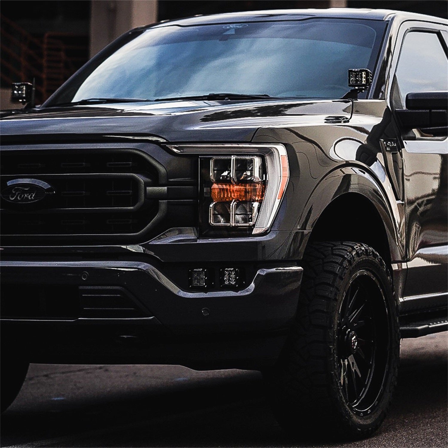 https://www.catalograck.com/ImgVDHR/RIG/46740-2021_2B_Ford_F-150_Dual_Fog_Light_Kit-Lifestyle-01.jpg