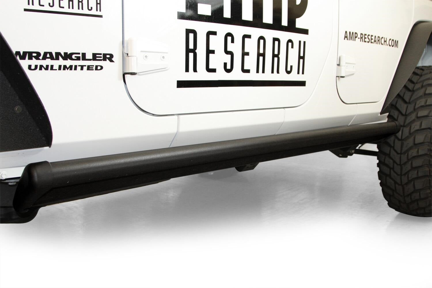 AMP Research 75135-01A PowerStep Fits 20-26 Gladiator Pickup Gladiator