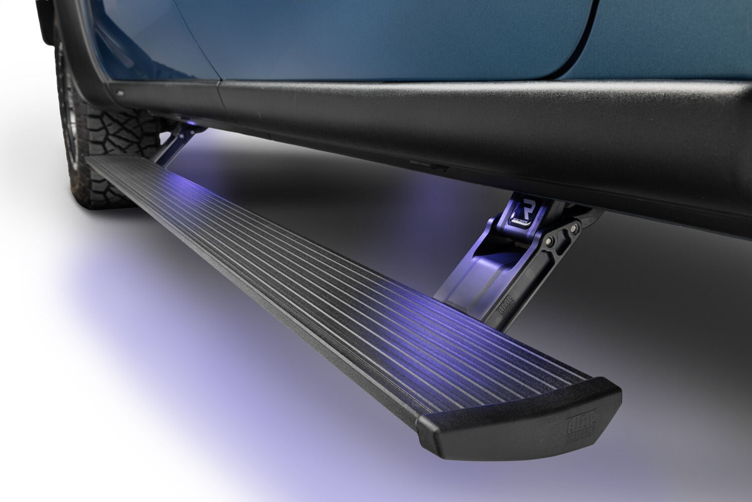 https://www.catalograck.com/ImgVDHR/AMP/AMPamp-research-powerstep-2024-gmc-sierra-76255-01a-ov-027.jpg