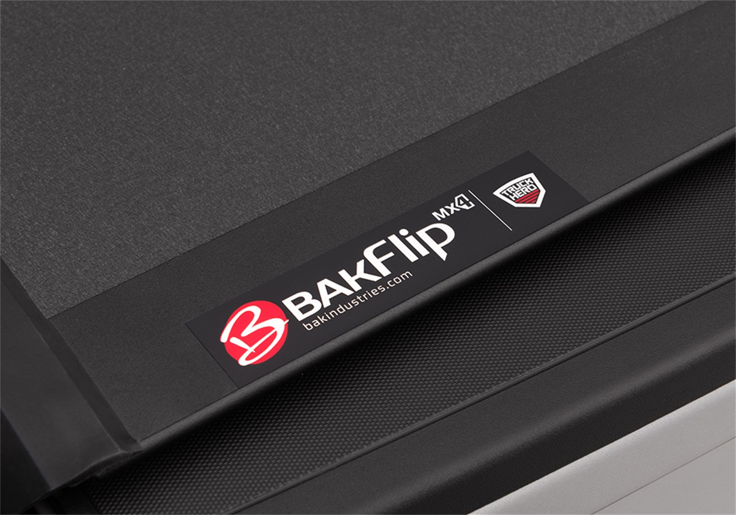https://www.catalograck.com/ImgVDHR/BAK/BK_BAKFlipMX4_17Silverado_Badge.jpg