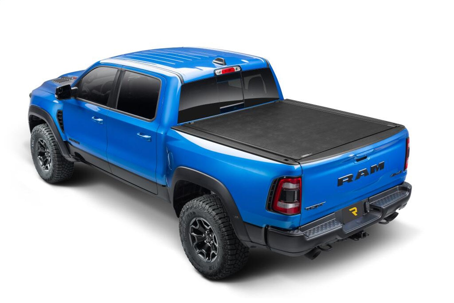 https://www.catalograck.com/ImgVDHR/BAK/BK_Revolver-X2-2019-2022_HydroBlue-Ram1500_TRX_0222_Closed_01_RT.jpg