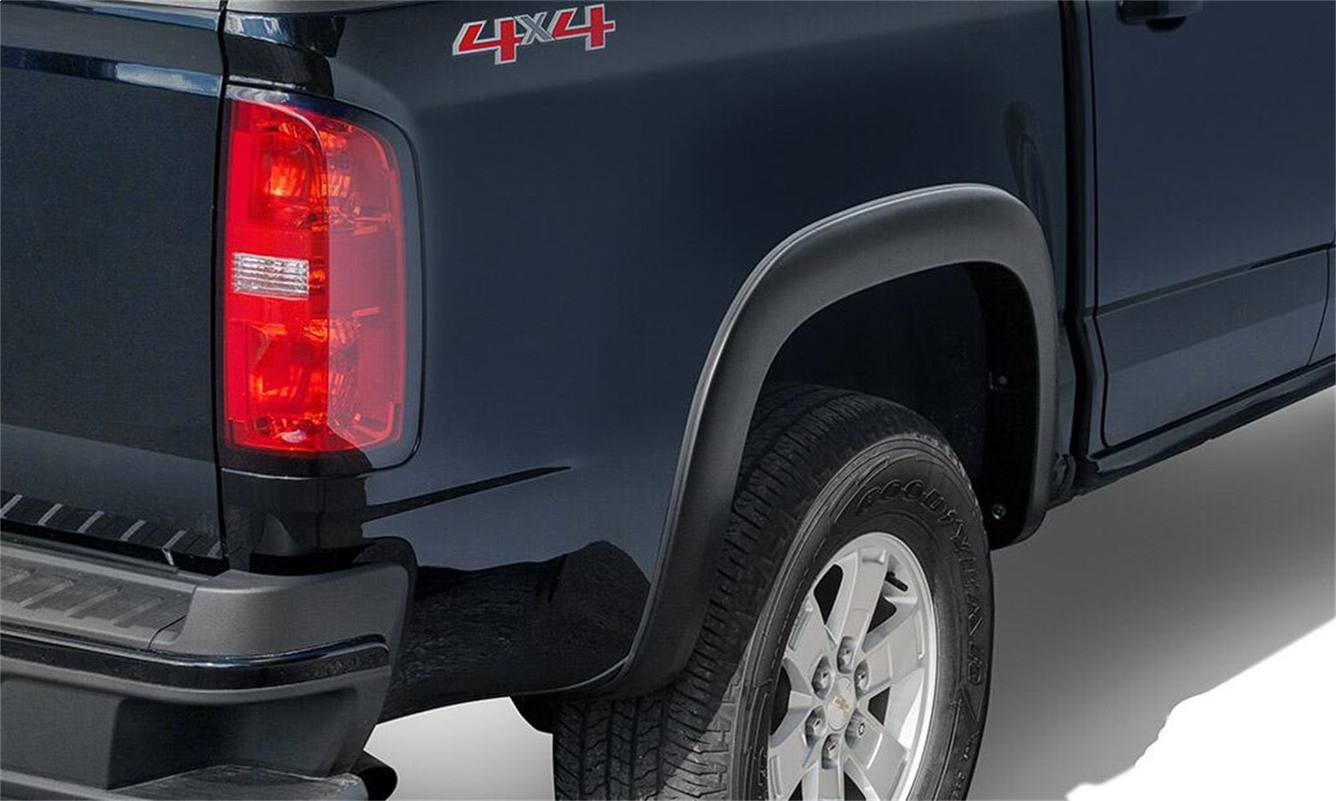 https://www.catalograck.com/ImgVDHR/BUS/BWRbw_OEStyle_flare_15-19ChevCol_rear_40985-02.jpg