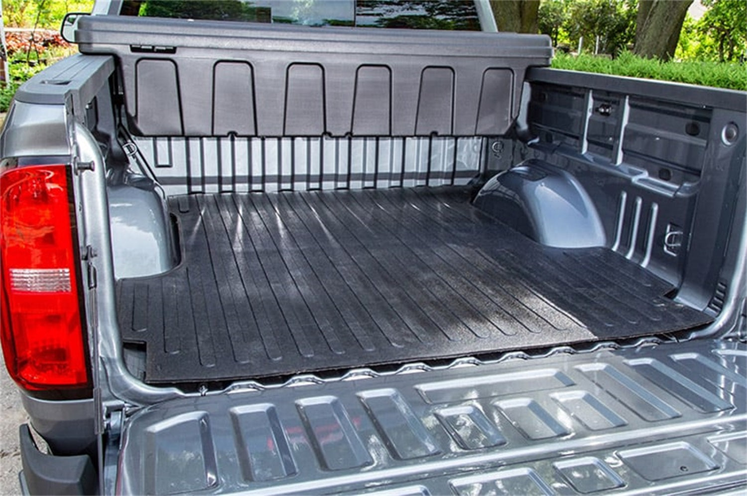 Dee Zee DZ86938 Bed Mat/Skid Mat Fits 04-12 Canyon Colorado i-350 i-370
