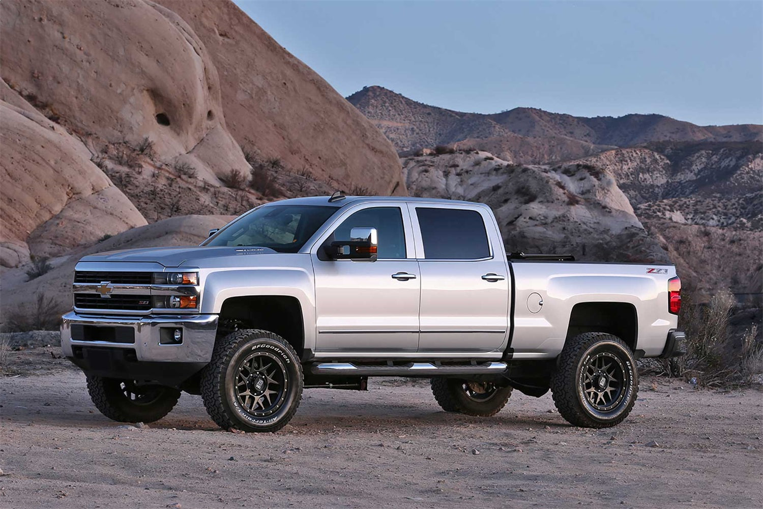 Fabtech K1123M Crossmember Lift System Fits Sierra 3500 HD Silverado 3500 HD