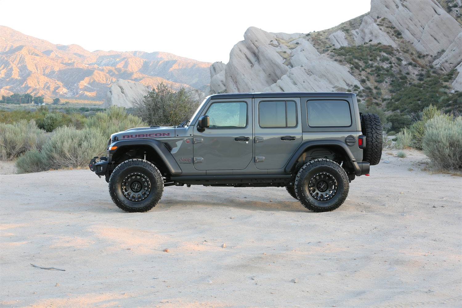 Fabtech K4209DL Trail Lift System Fits 20-23 Wrangler (JL)