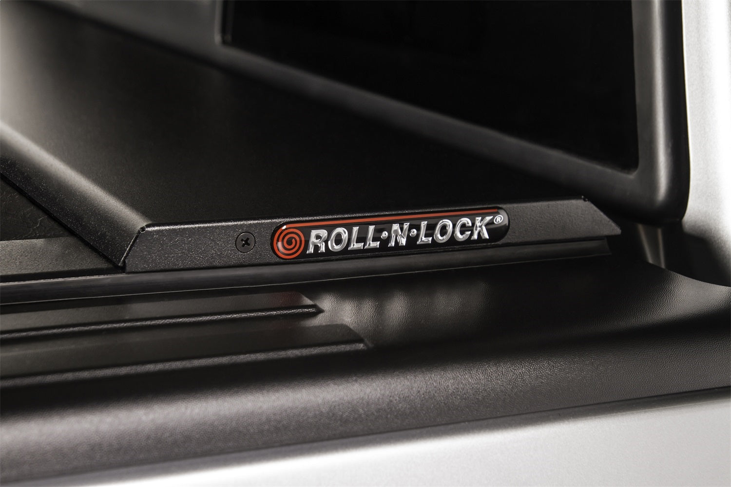 Roll-N-Lock LG721M Roll-N-Lock M-Series Truck Bed Cover Fits 17-25 Ridgeline