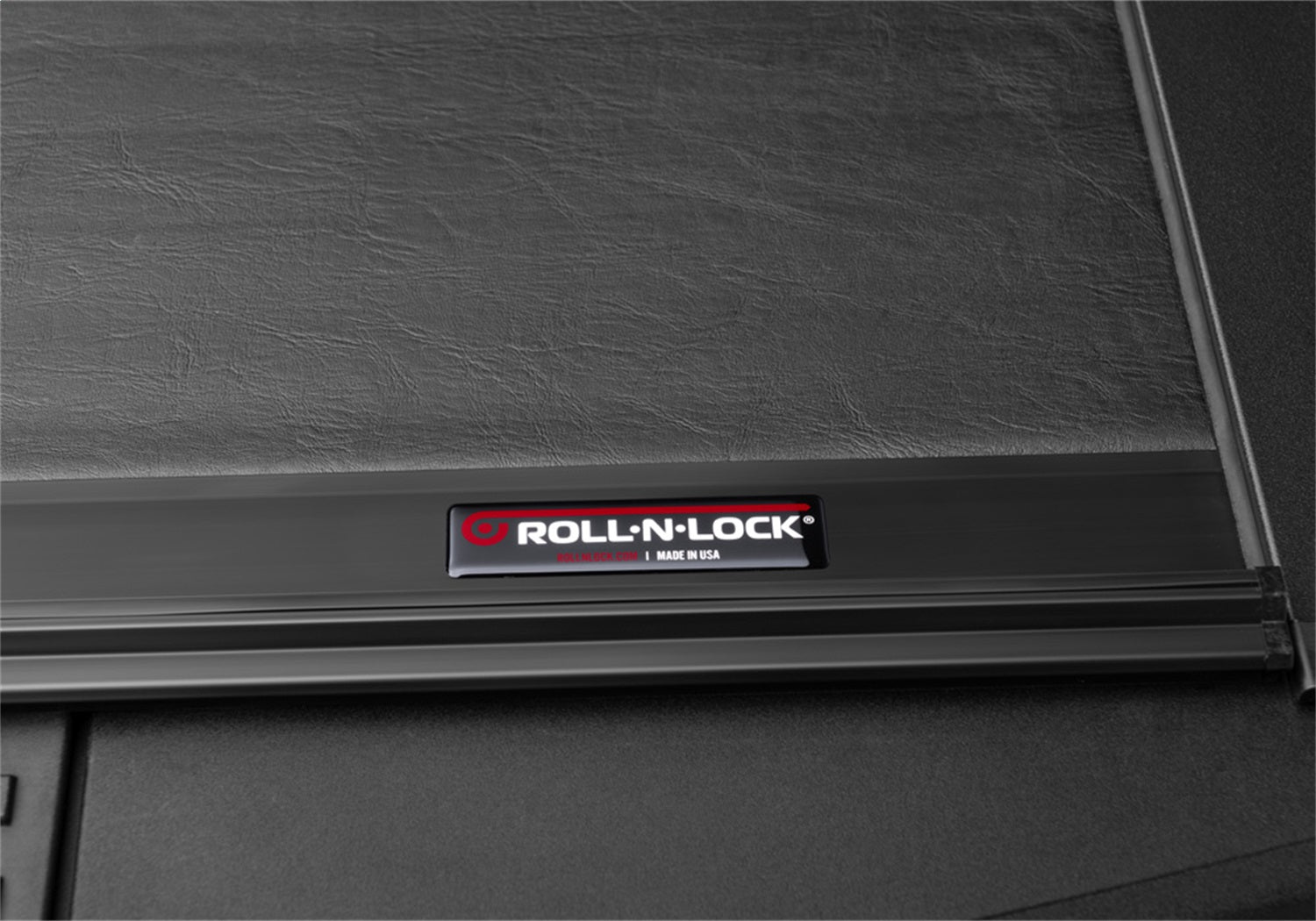 Roll-N-Lock LG101M Roll-N-Lock M-Series Truck Bed Cover Fits 15-20 F-150