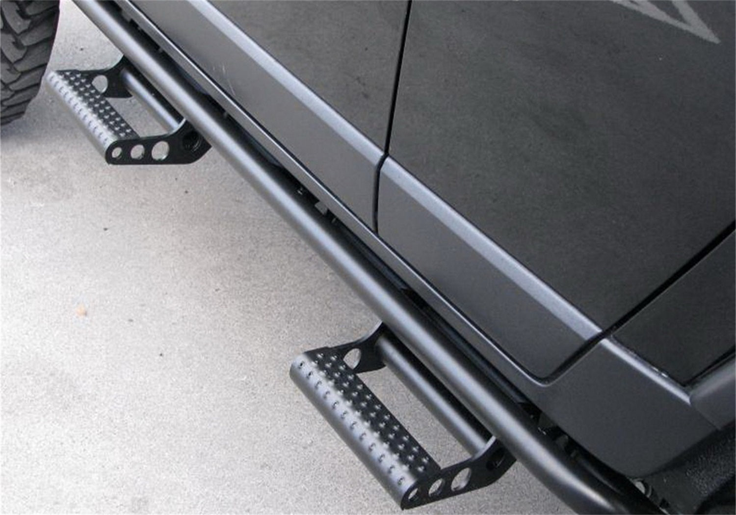N-Fab N164RKRCCS4 RKR Cab Length Step System Fits 16-24 TITAN TITAN XD