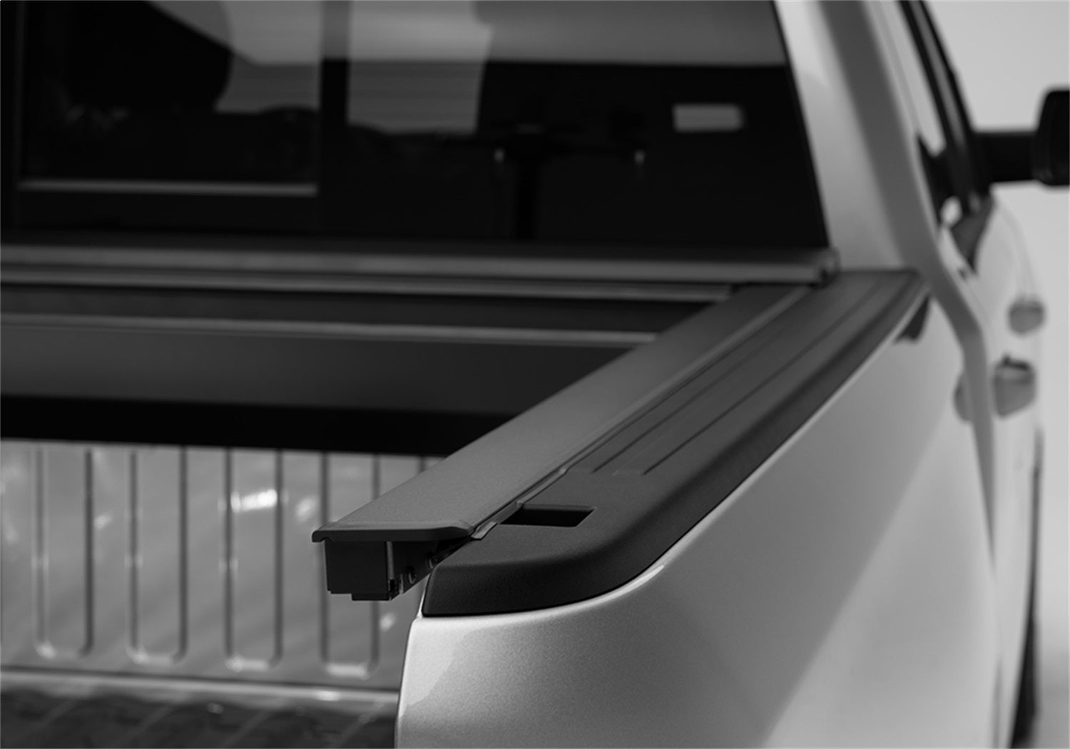 Roll-N-Lock RC575E Roll-N-Lock E-Series Tonneau Cover Fits 22-26 Tundra
