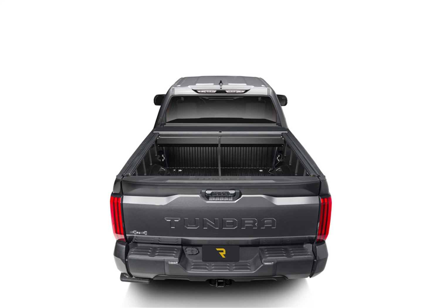 https://www.catalograck.com/ImgVDHR/RNL/RNLroll-n-lock-a-series-xt-2022-toyota-tundra-sr5-gray-studio-15.jpg