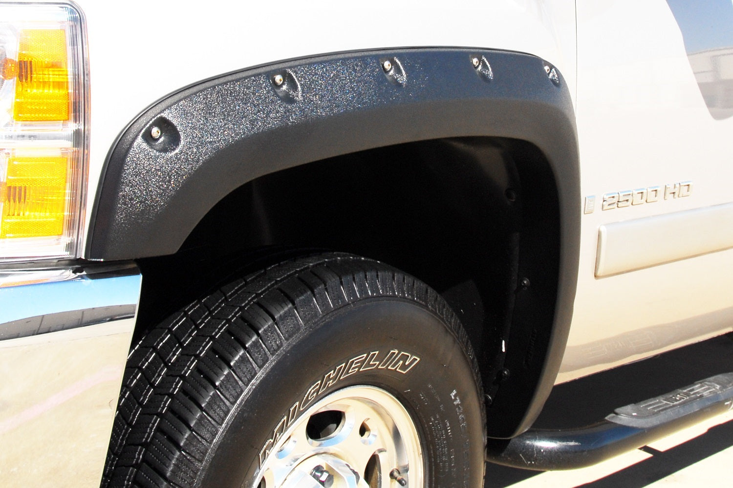 Lund RX106TA Rivet Style Fender Flare Set