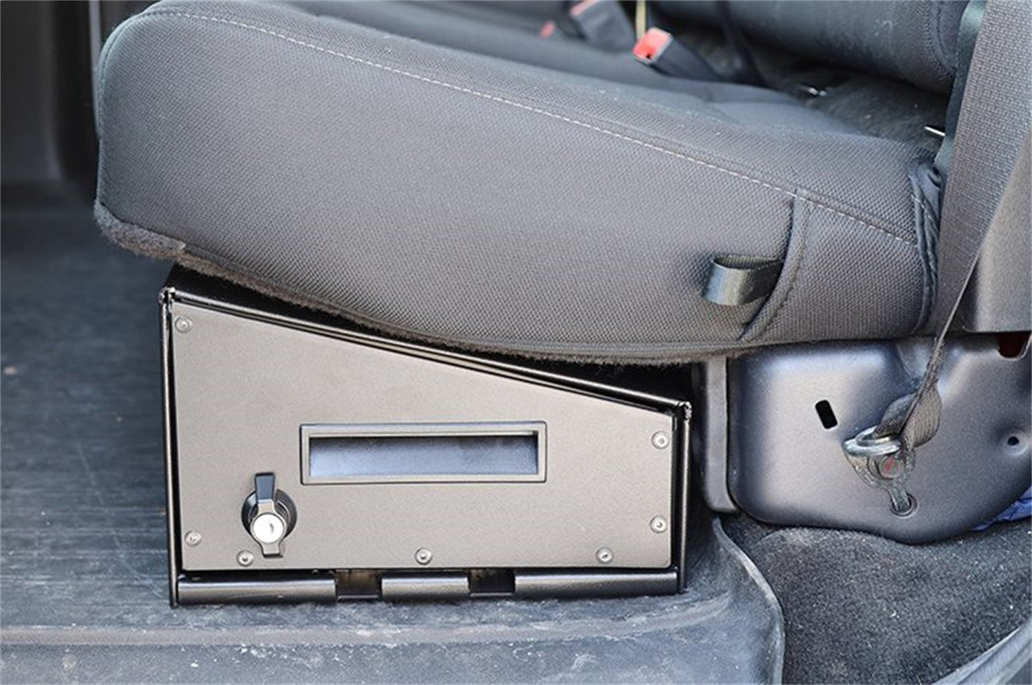 https://www.catalograck.com/ImgVDHR/DEE/TB-UnderSeatStorageDrawer-03.jpg