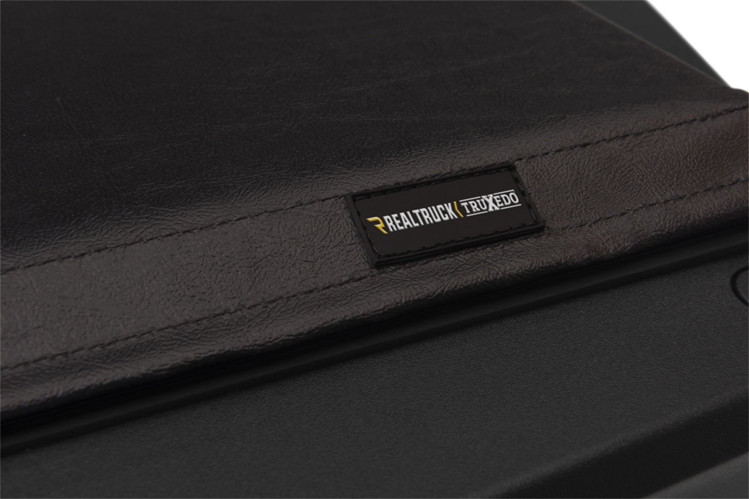 Truxedo 561101 TruXedo Lo Pro QT Tonneau Cover Fits Avalanche Avalanche 1500