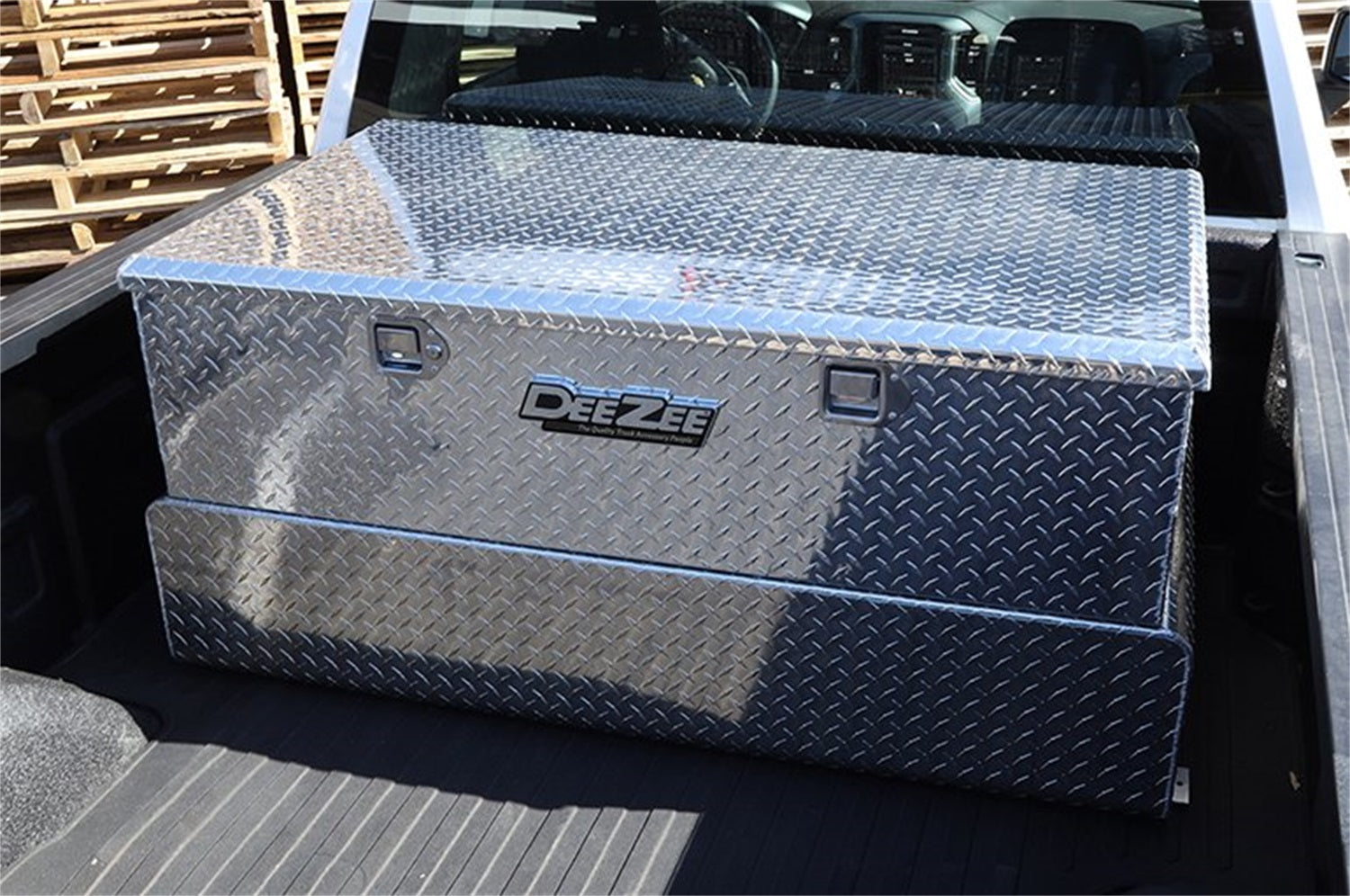 Dee Zee DZ92847 Specialty Series Combo L-Shaped Tool Box/Liquid Transfer Tank