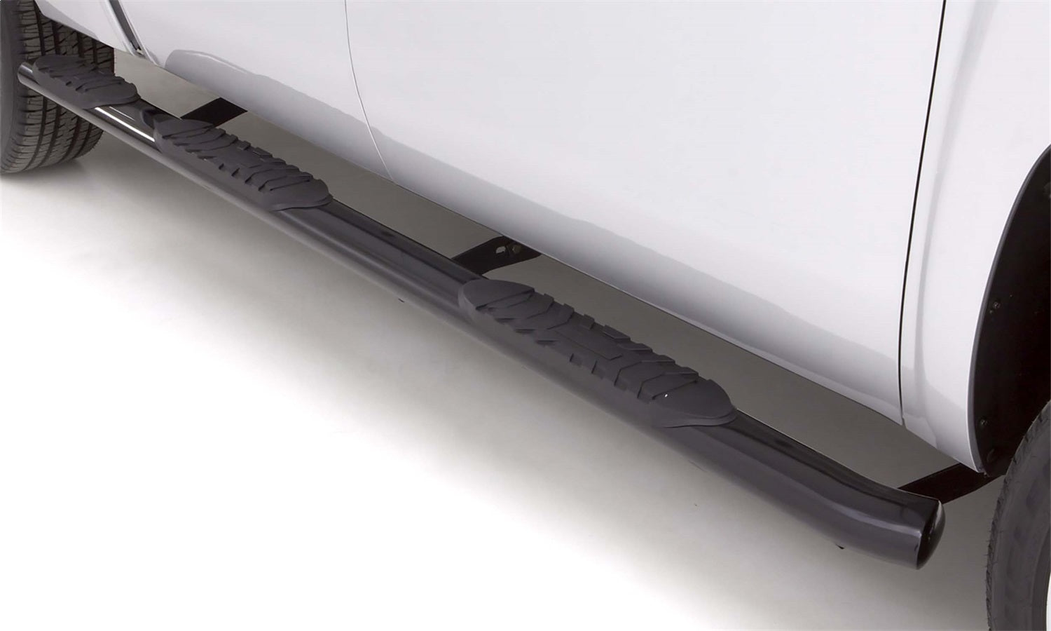 Lund 26089011 5 Inch Oval Wheel-To-Wheel Nerf Bar