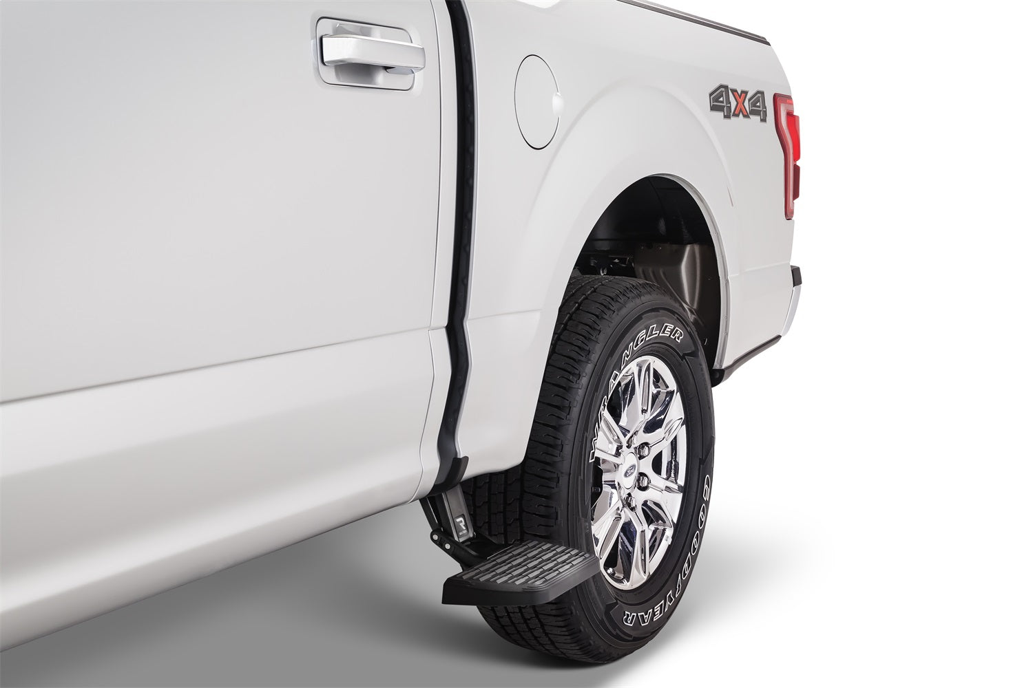 https://www.catalograck.com/ImgVDHR/AMP/amp-bedstep2-2019-ford-f150-white-studio-02.jpg