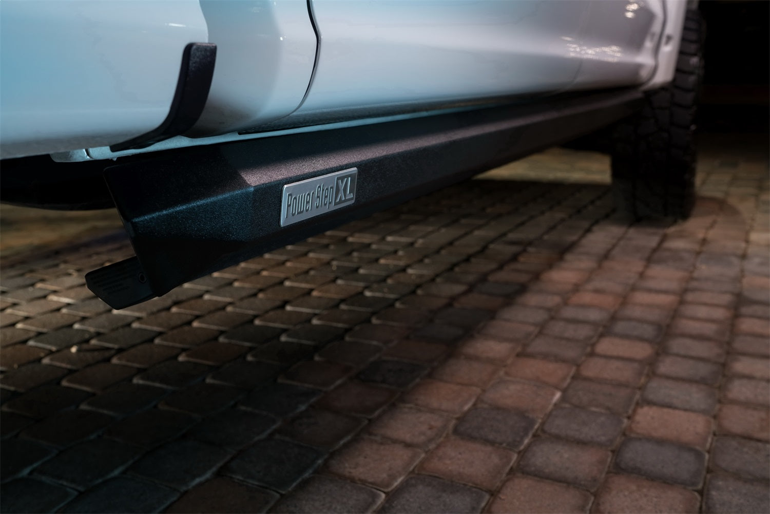 https://www.catalograck.com/ImgVDHR/AMP/amp-research-power-step-xl-27.jpg