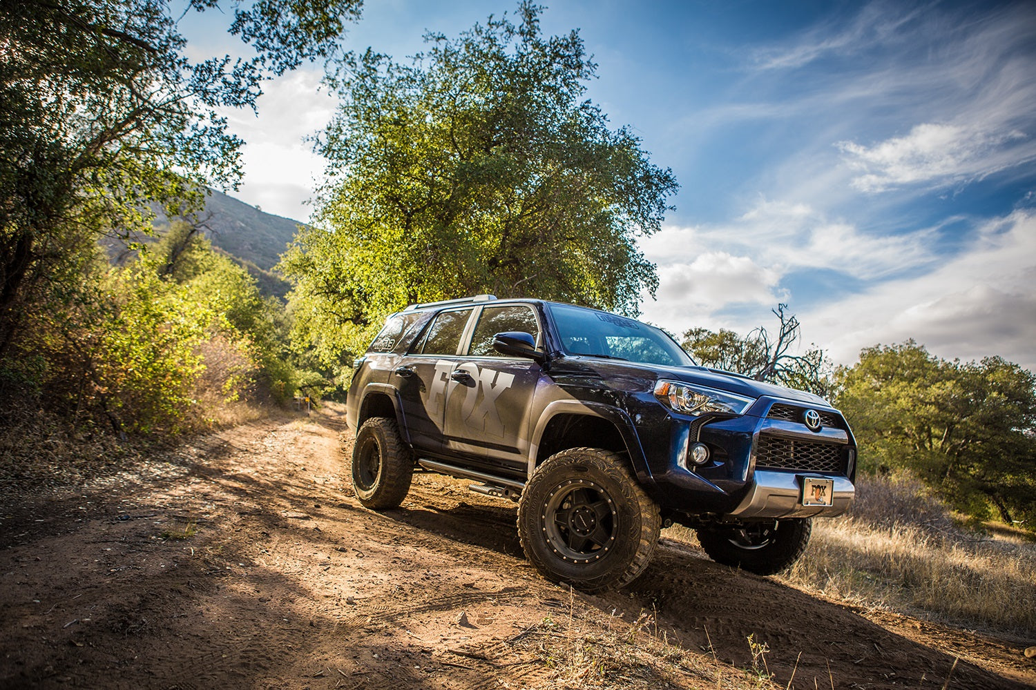 https://www.catalograck.com/ImgVDHR/FSX/fox-stock-photo-4runner-ls-e.jpg