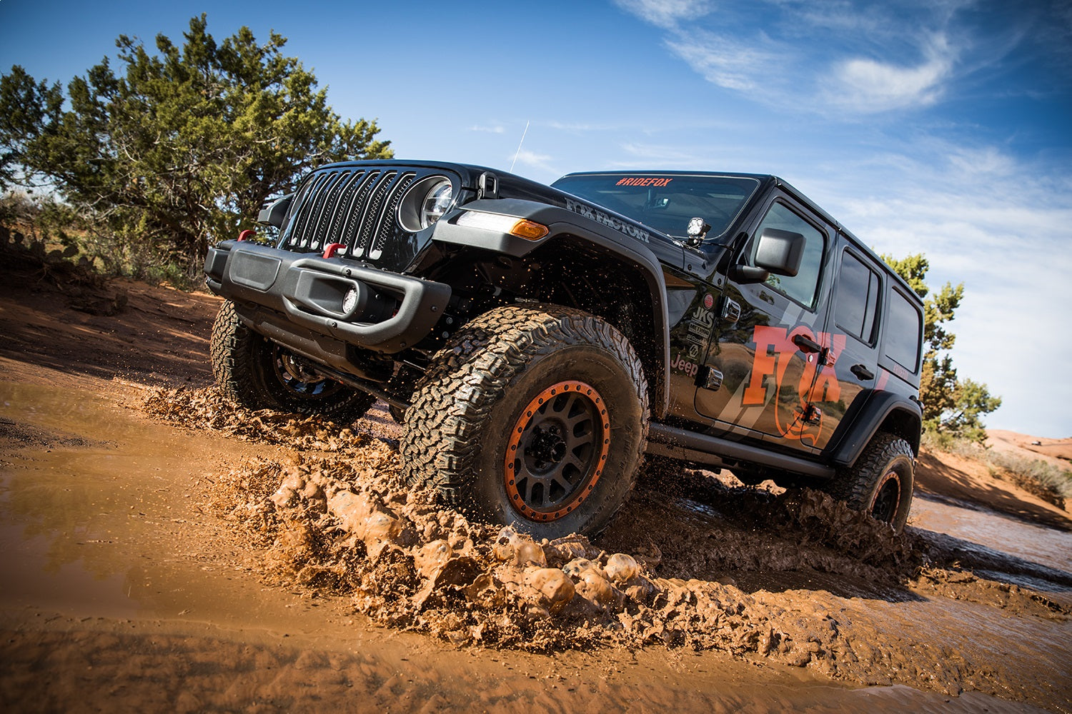 https://www.catalograck.com/ImgVDHR/FSX/fox-stock-photo-jeep-jl-e.jpg