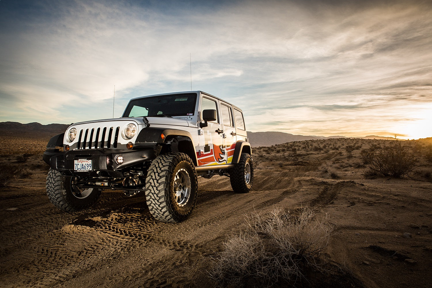 https://www.catalograck.com/ImgVDHR/FSX/fox-stock-photo-jeepwrangler-ls-a.jpg