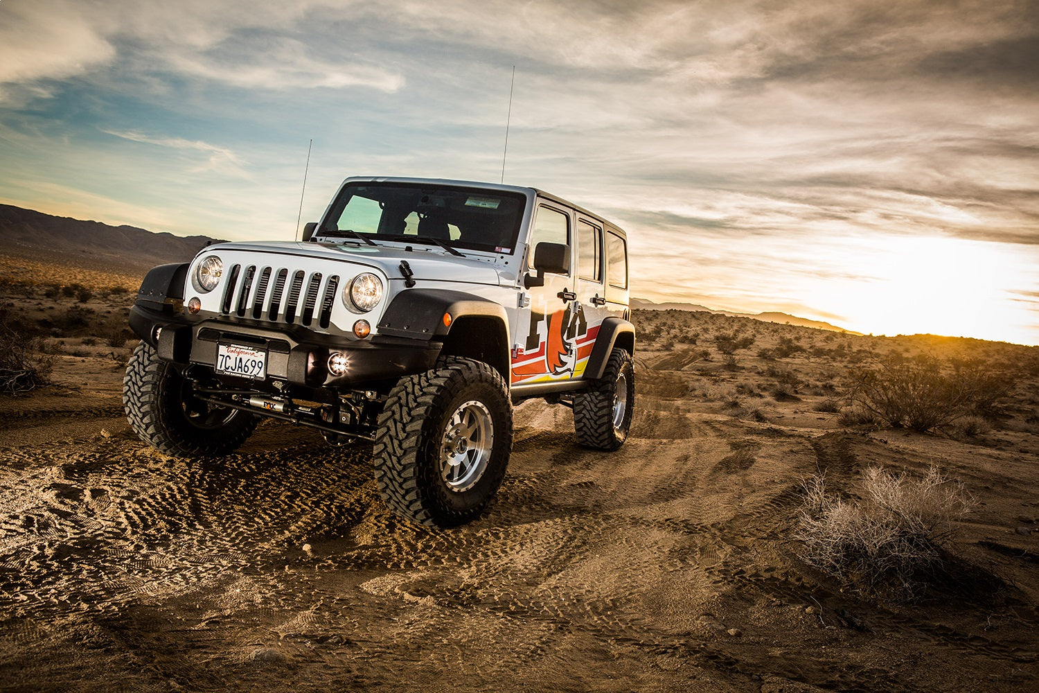 https://www.catalograck.com/ImgVDHR/FSX/fox-stock-photo-jeepwrangler-ls-b.jpg