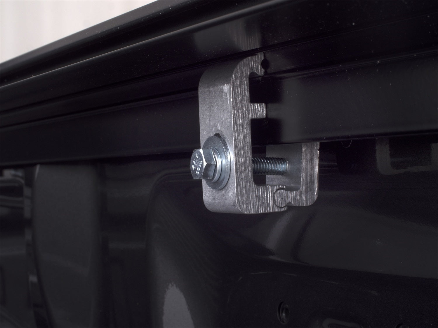 https://www.catalograck.com/ImgVDHR/LUN/genesis_eliterollup_clamp.jpg