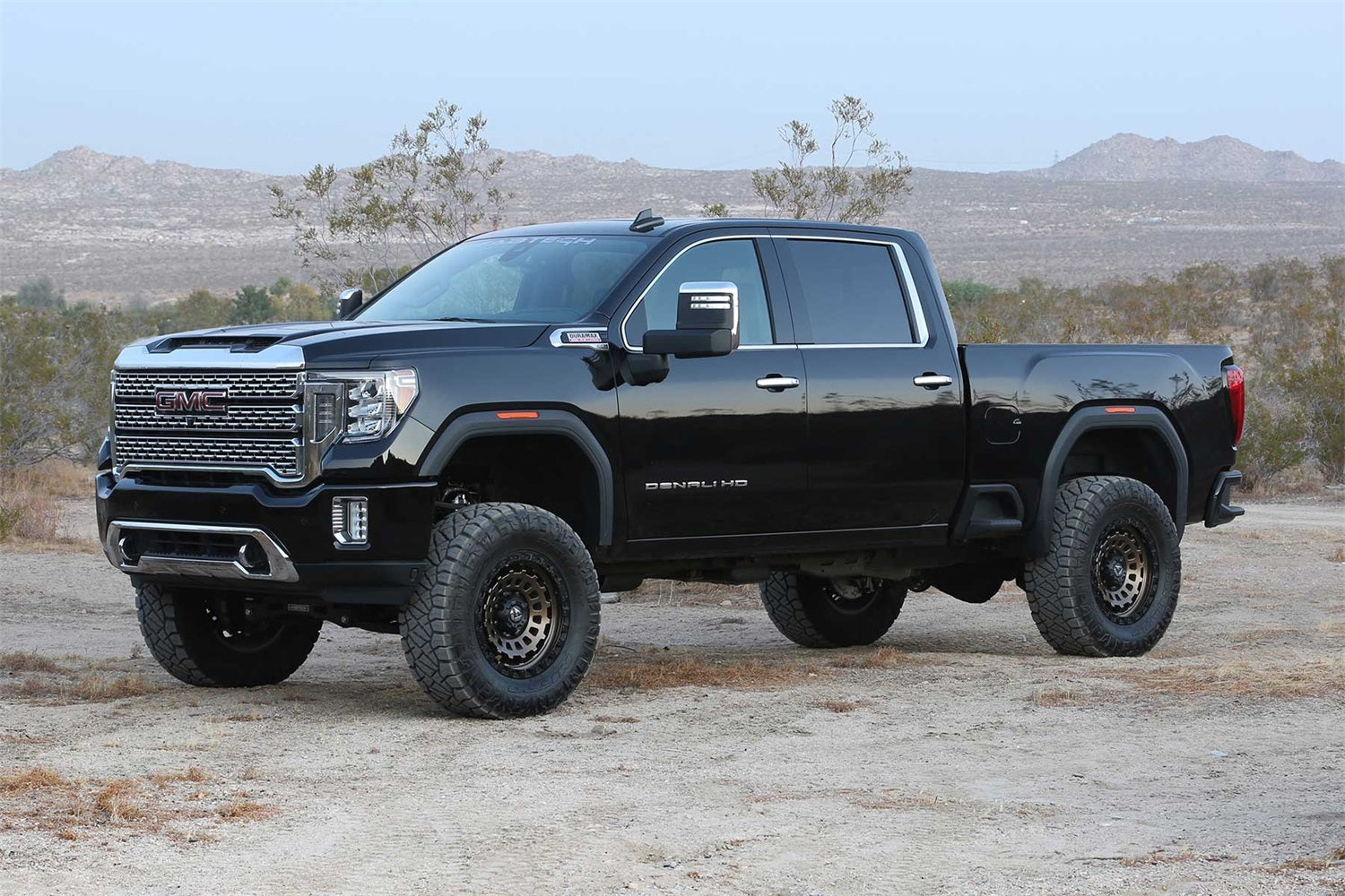 Fabtech K1159M Lift Kit Fits 20-21 Sierra 2500 HD Silverado 2500 HD