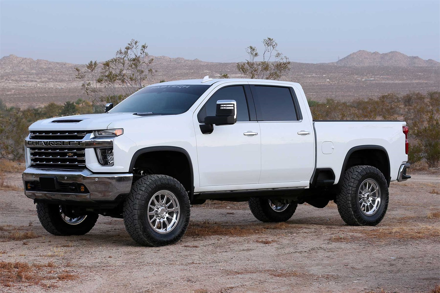 Fabtech K1161M Lift Kit Fits 20-21 Silverado 3500 HD