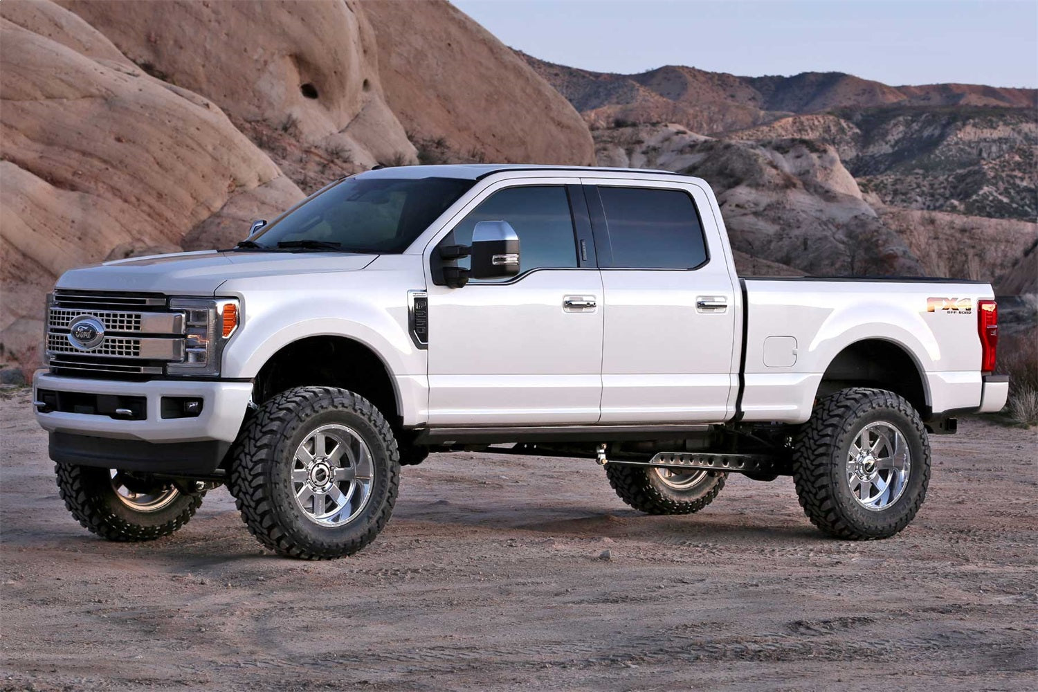 Fabtech K2256M Radius Arm Lift System Fits F-250 Super Duty F-350 Super Duty