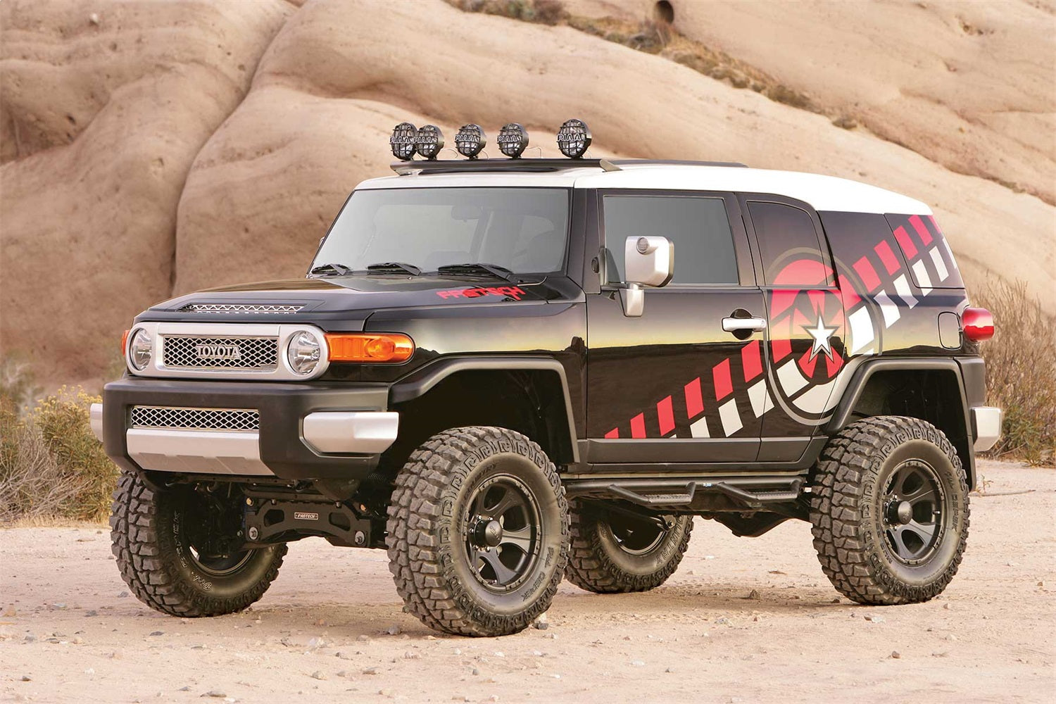 Fabtech K7006DL Basic Lift System w/Shocks Fits 07-08 FJ Cruiser