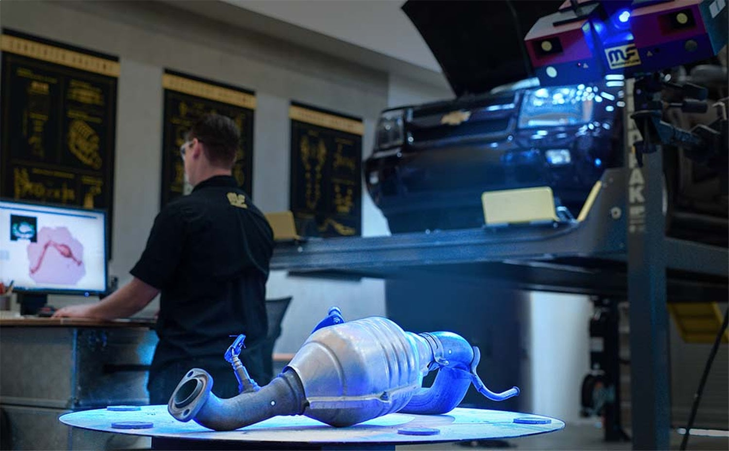 https://www.catalograck.com/ImgVDHR/MGS/magnaflow-direct-fit-installation-catalytic-converter-02.jpg