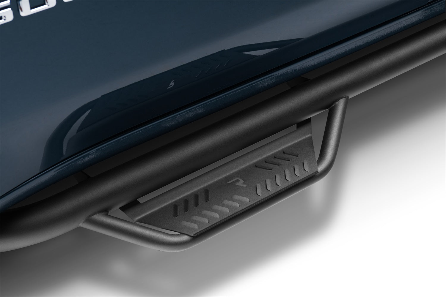 https://www.catalograck.com/ImgVDHR/NFA/nfab-podium-lg-black-textured-2020-chevrolet-silverado-2500-blue-stu1.jpg